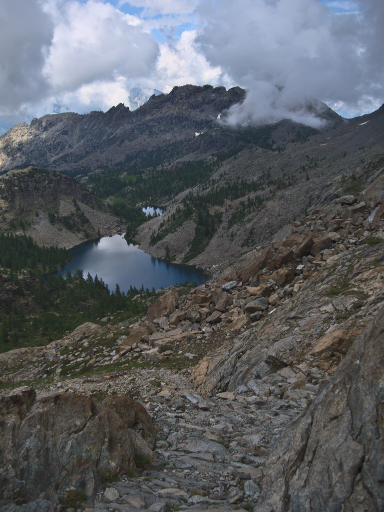 Mulattiera e lago Cornuto