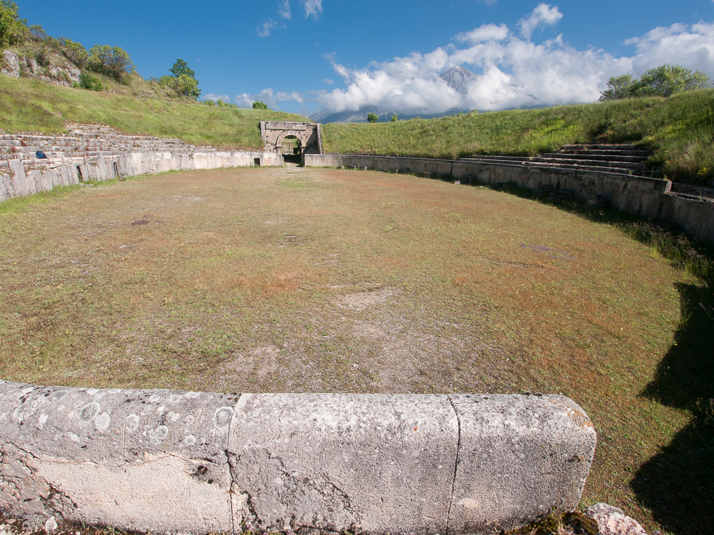 Anfiteatro di Alba Fucens