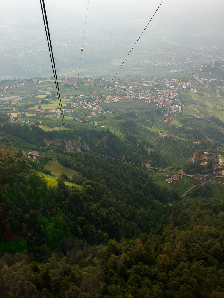 Funivia Dorf Tirol-Hochmut